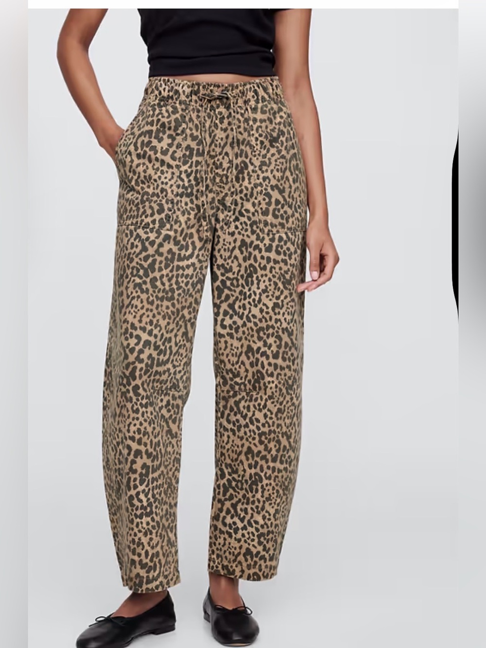 GAP Factory pull on leopard barrel jeans size Large